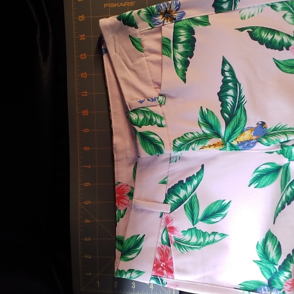OLD NAVY PIXIE PANTS 2 PINK FLORAL HIBISCUS - Picture 7 of 9